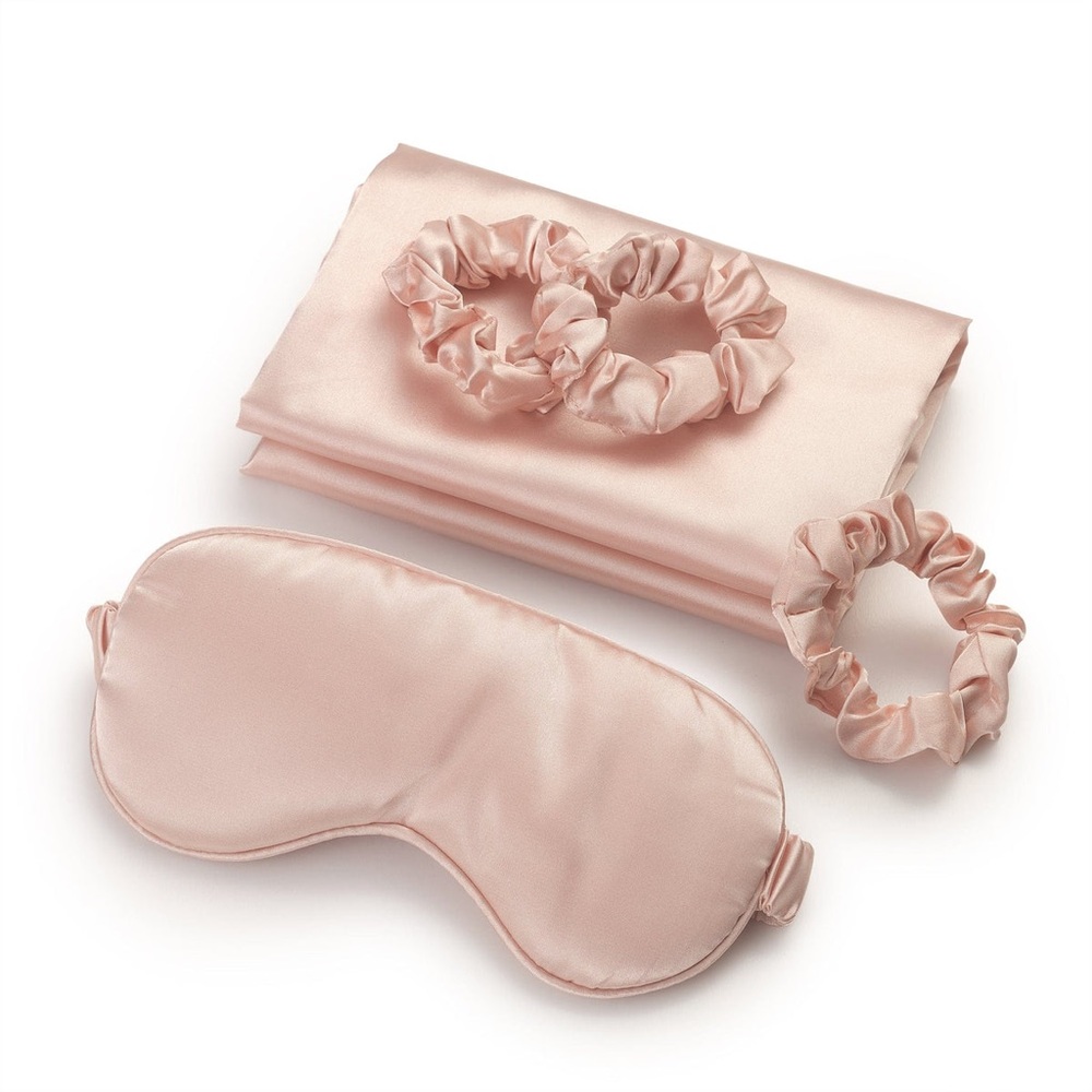 BNIB Silky Sleep Set in Pink - Zoe Ayla